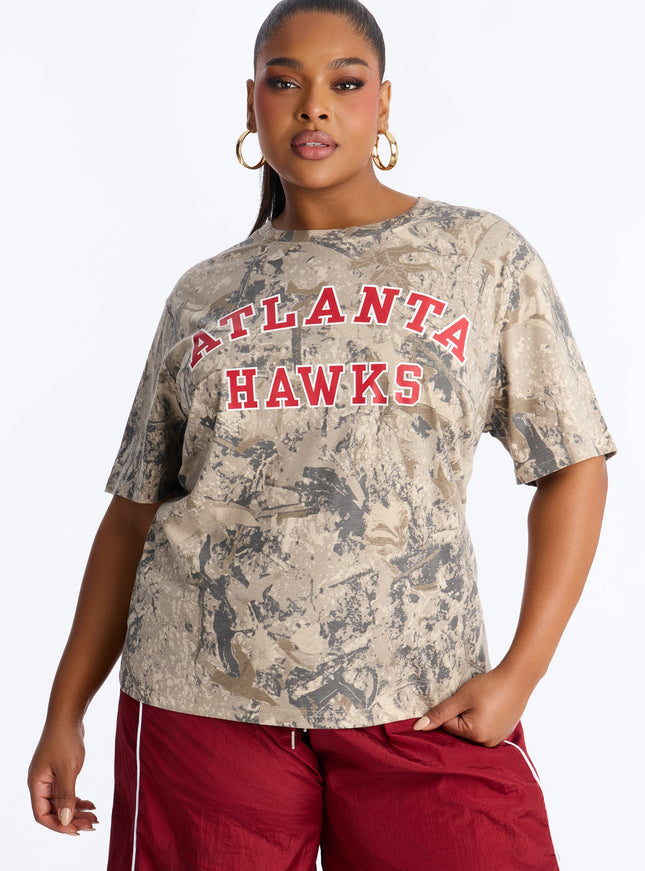 Fashion Nova Women's NBA Atlanta Hawks Camo Tee Camouflage