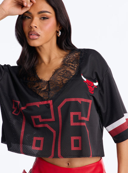 Fashion Nova Women's NBA Chicago Bulls Cropped Top Black