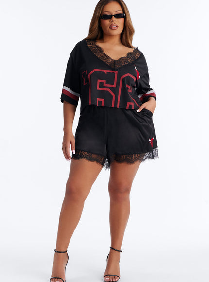Fashion Nova Women's NBA Chicago Bulls Cropped Top Black