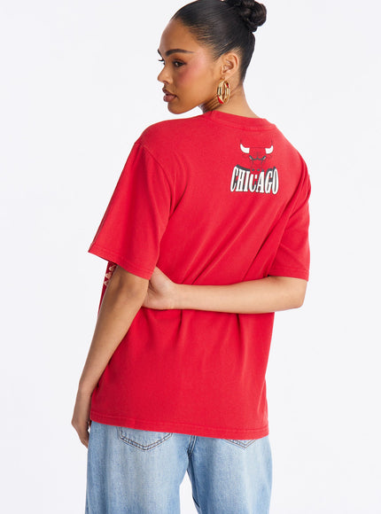 Fashion Nova Women's NBA Chicago Bulls Washed Oversized Tee Red