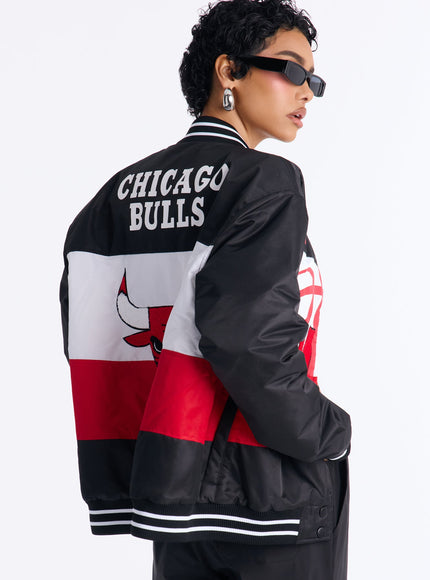 Fashion Nova Women's NBA Chicago Bulls Twill Jacket Black